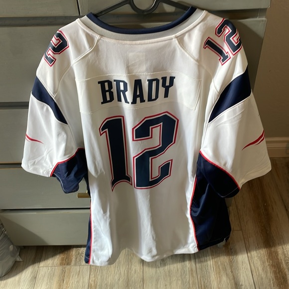 NFL patriots jersey Tom Brady number 12 size extra large - Picture 2 of 4